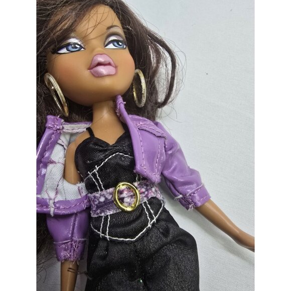 Bratz HTF Shira doll Anniversary MGA 2010 With Original Outfit And Poster - Picture 5 of 15
